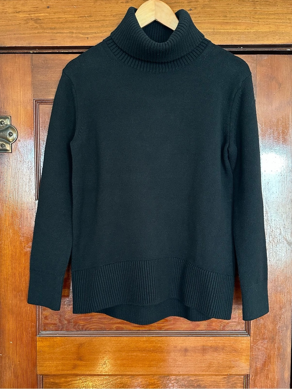 New Banana Republic Black Cloud Ell Turtleneck Sweater Sz XS Minimalist Classic